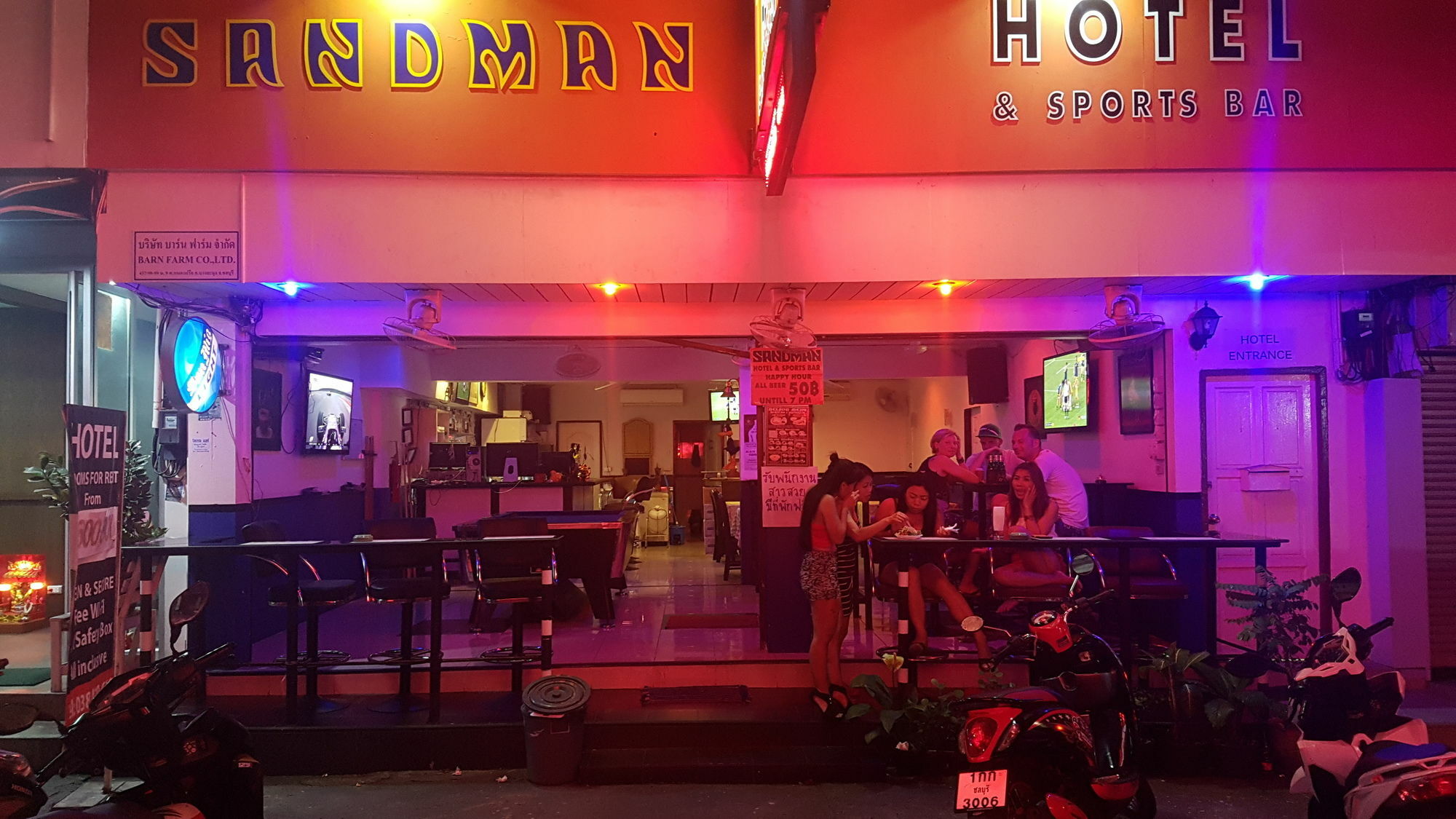 Sandman Hotel & Sports Bar Pattaya Buitenkant foto