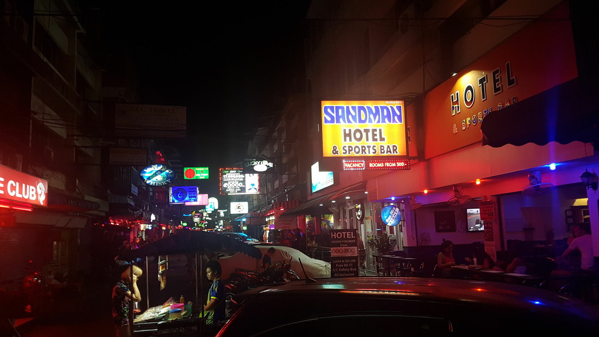 Sandman Hotel & Sports Bar Pattaya Buitenkant foto